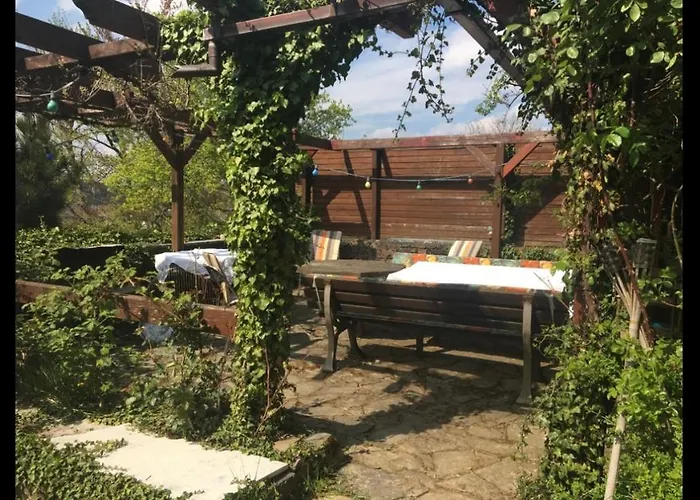 Ferienwohnung Rheinblick, Ruhig, Aussicht, Gartennutzung, Sport-Pool
